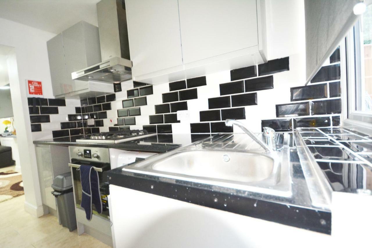 London Zone 2 Three Bedroom Apartment Exteriör bild