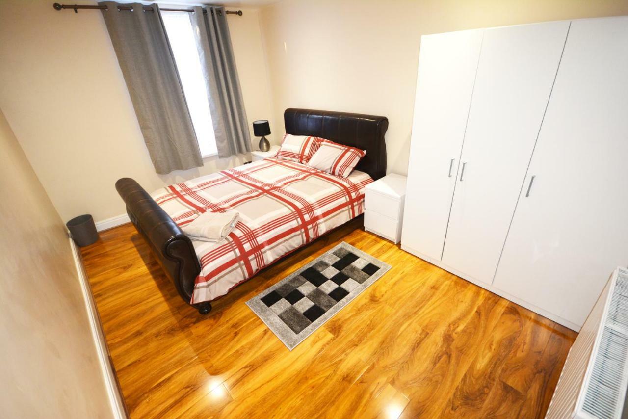 London Zone 2 Three Bedroom Apartment Exteriör bild
